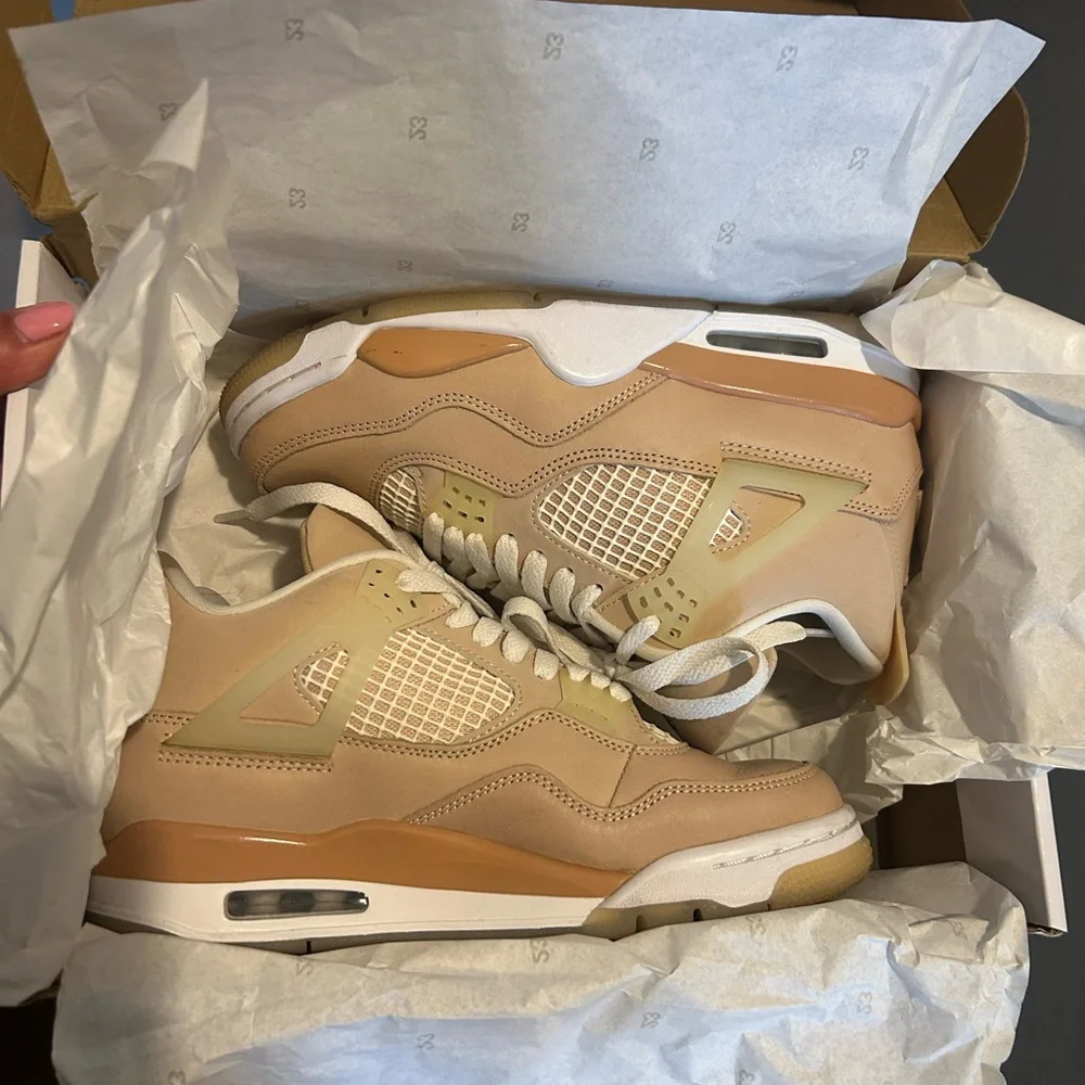 Women’s Jordan 4 Shimmers - Picture 3 of 4